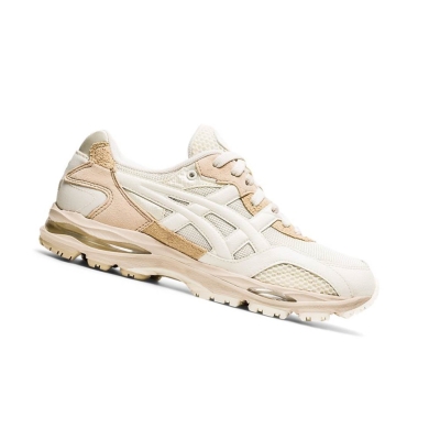 White Men's Asics GEL-MC PLUS Sneakers | US23740LV