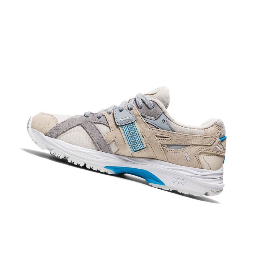 Beige Women's Asics GEL-MC PLUS Sneakers | US14985DQ