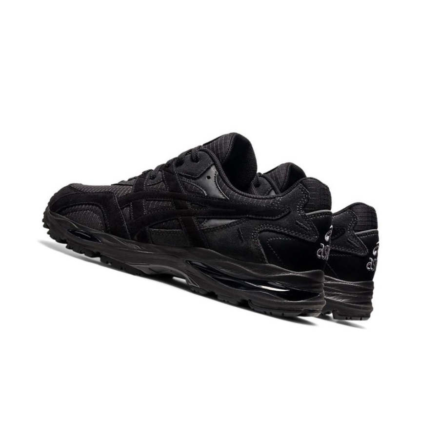 Black Men's Asics GEL-MC PLUS Sneakers | US08351XR