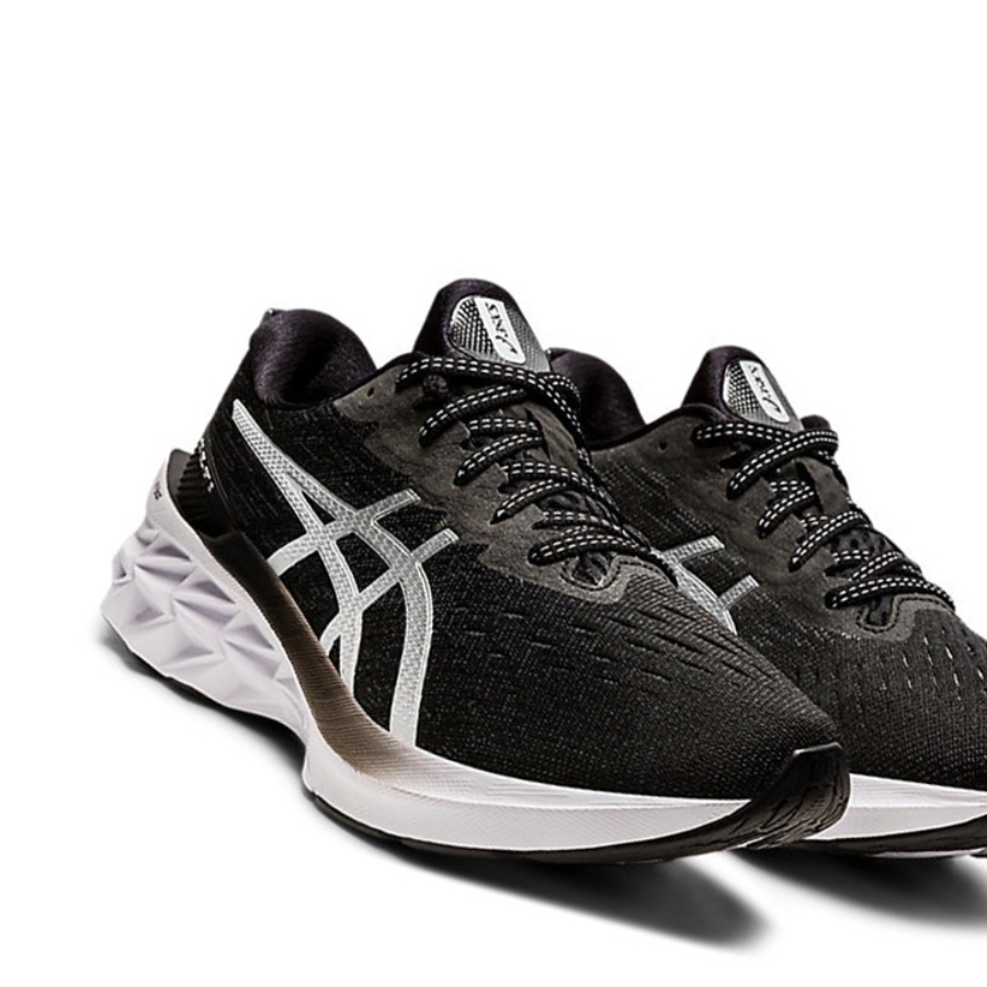 Black / Pure Silver Women's Asics NOVABLAST 2 Running Shoes | US53607WO