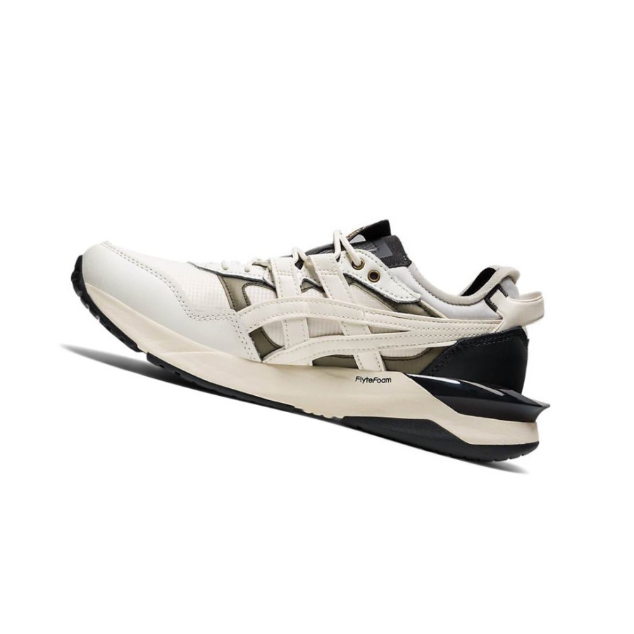 Cream Men's Asics GEL-LYTE III Sneakers | US59123OP