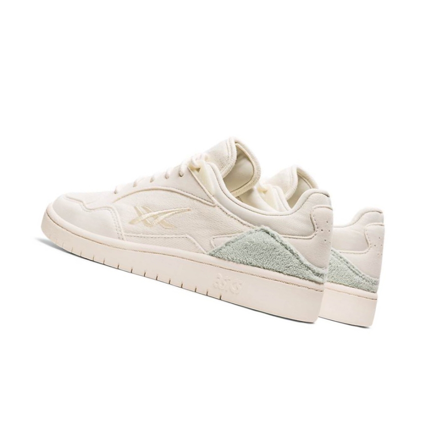 Cream Women's Asics SKYCOURT Sneakers | US45673XS