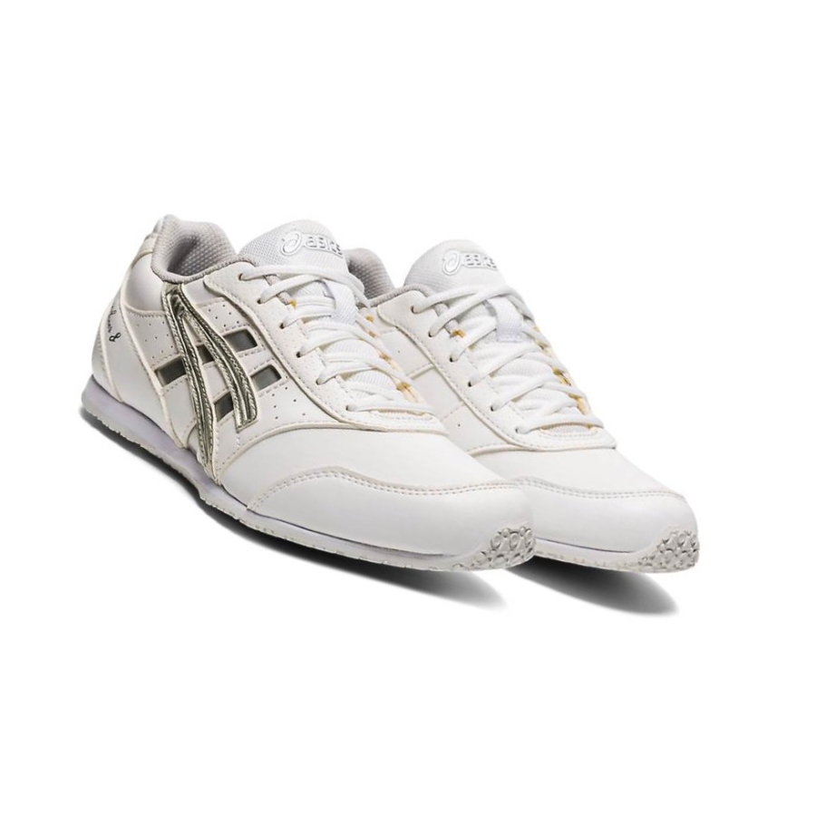 White Kids' Asics CHEER 8 GS Sneakers | US95837VA