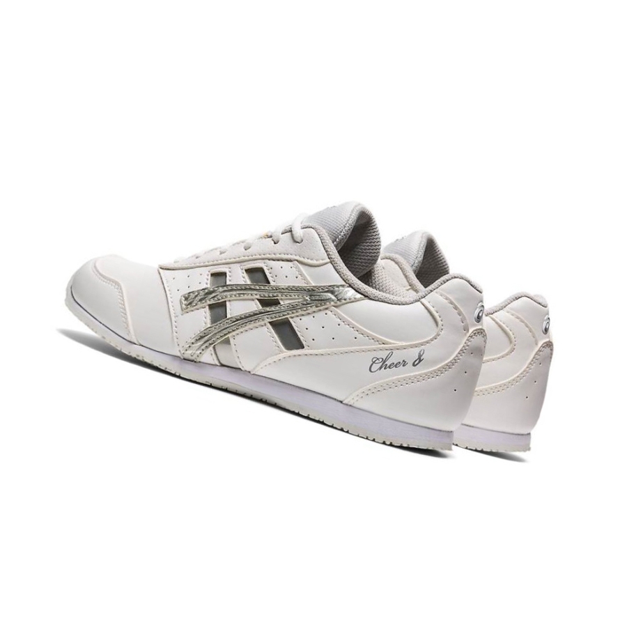 White Kids' Asics CHEER 8 GS Sneakers | US95837VA