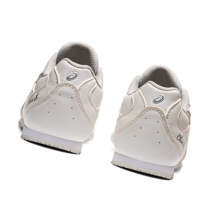 White Kids' Asics CHEER 8 GS Sneakers | US95837VA